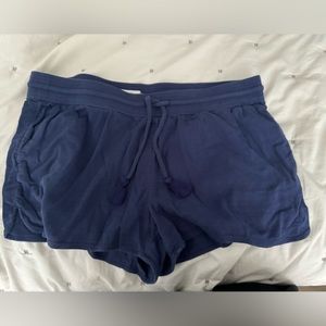 VINEYARD VINES BEACH SHORTS
